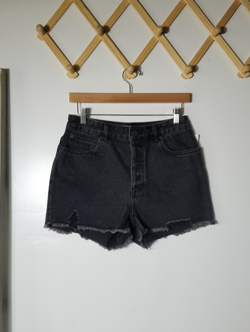 NWT O'NEILL WOMEN'S HIGH-RISE BUTTON DOWN BLACK DENIM SHORTS SIZE 27